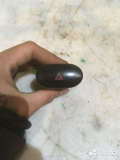 Кнопка аварийной сигнализации Daewoo Nexia