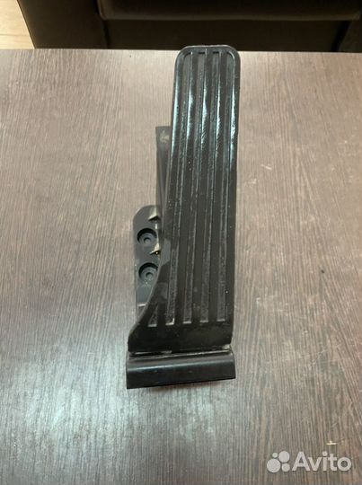 Педаль газа Mercedes W204 W212 W218 W222