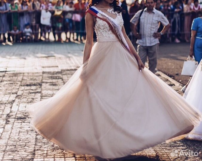 Платье женское