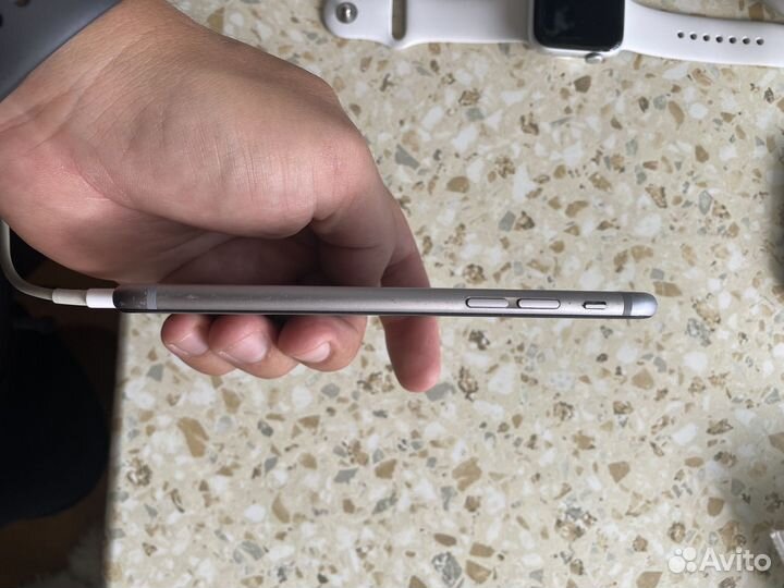 iPhone 6S, 64 ГБ