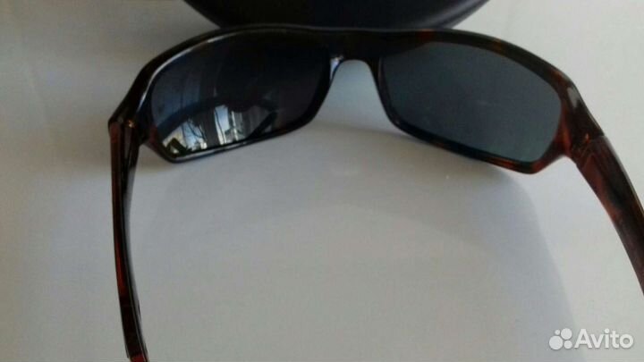 Очки солнцезащитные