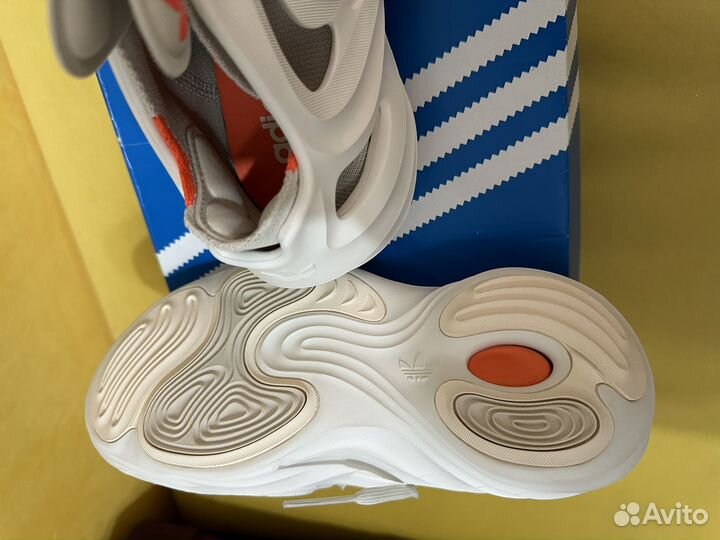 Кроссовки adidas оригинал новые