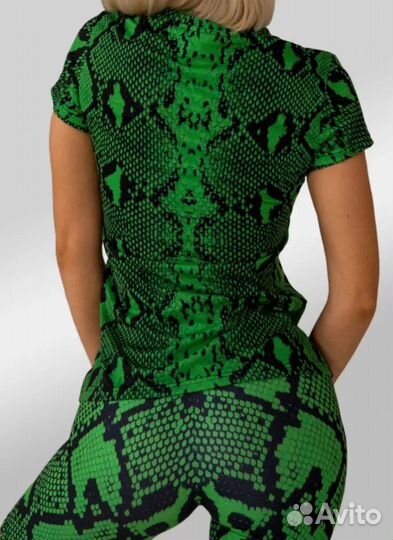 Новый костюм для спорта со змеиным принтом 40-42