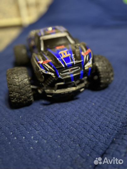 Машина на пульте управления для дрифта