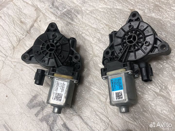 Моторчик стеклоподъемника левой двери Kia Optima 4