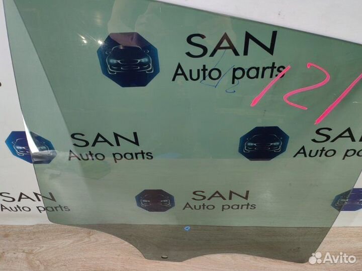 Стекло двери заднее правое Bmw X5 E70 N62B48 2008