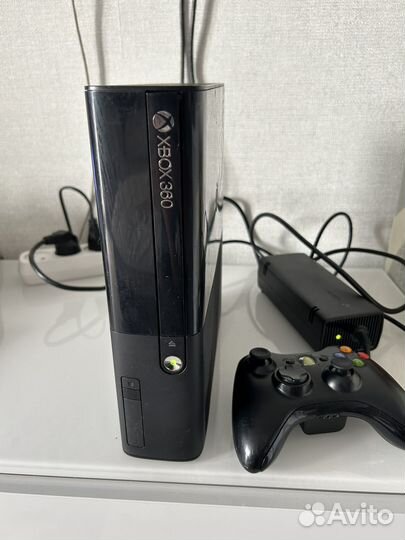 Xbox 360 E 1tb freeboot прошитая+200 топ игр