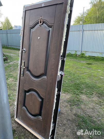 Металлическая дверь бу