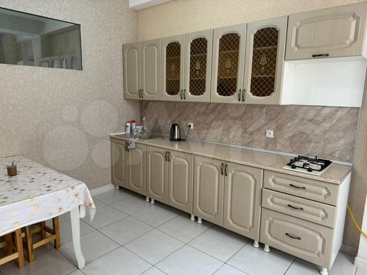 2-к. квартира, 75 м², 2/10 эт.