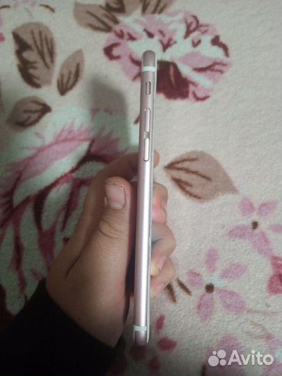 Телефон iPhone 6s