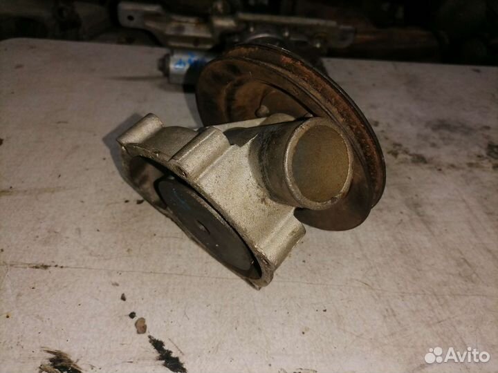 Помпа к двс ABU16 Volkswagen Golf 3