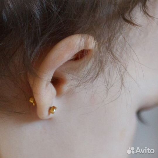 Прокол ушей,хрящей,носа зжм