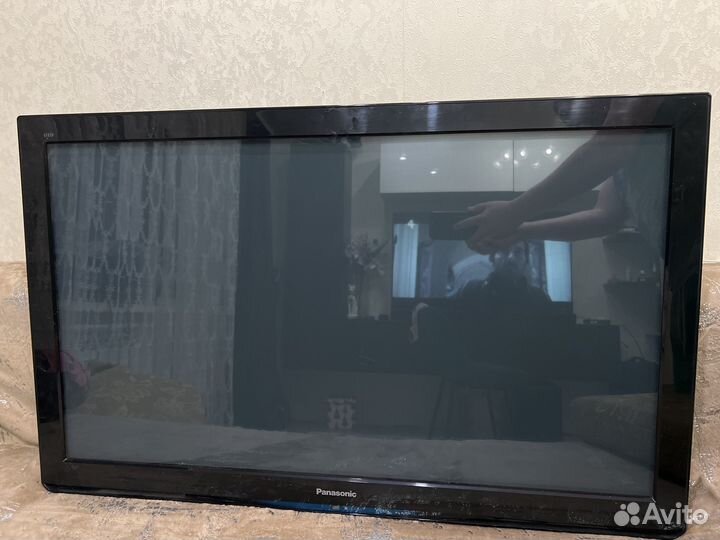 Телевизор Panasonic YX-PR42U30