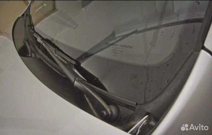 Hаклaдкa в пpoём стеклоочистителя Рено Жабo без ск