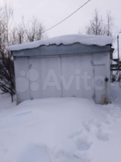 Посeлок уренгой 2 микрорайон гаражи. Промтоварный фургон из фанеры. Авито гаражи лабытнанги. Смоляной гараж с площадкой. Станция обская ул рижская.
