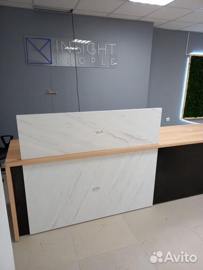 Стойка ресепшн