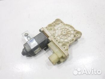 Моторчик заднего левого стеклоподъемника