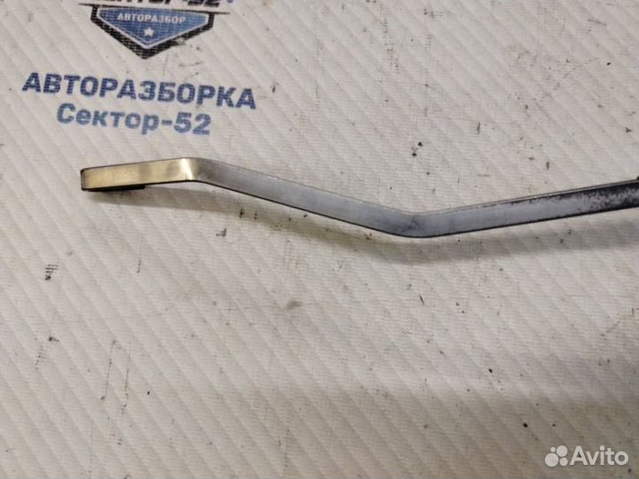 Поводок стеклоочистителя правый Honda CR-V1 RD1