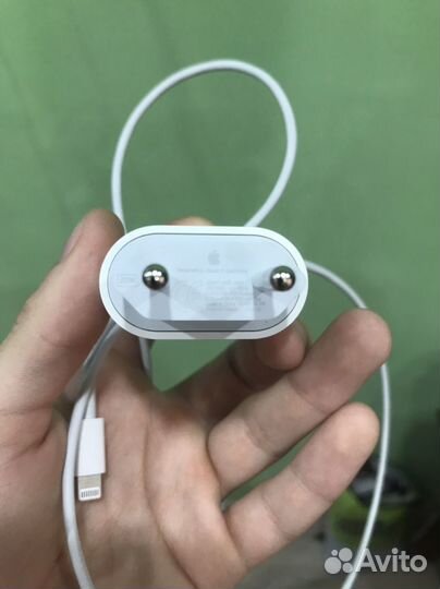 Зарядка на iPhone