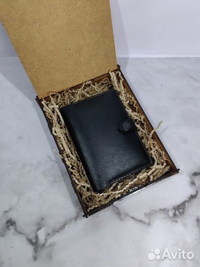 Обложка для паспорта и документов из кожи