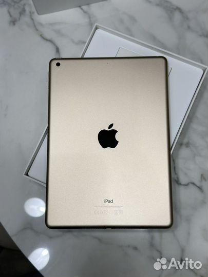 iPad 9.7 32GB Gold