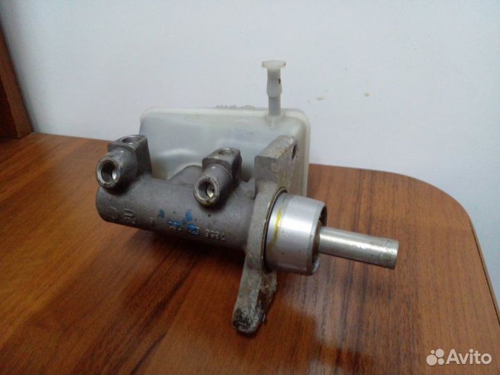 Главный тормозной цилиндр Renault Logan 1