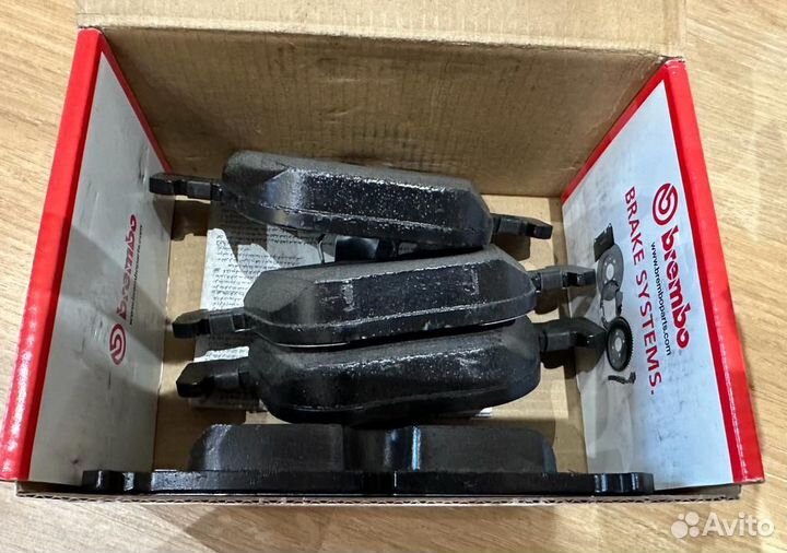 Тормозные колодки Brembo P06050 X6M/X5M