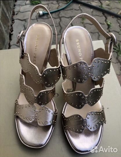 Босоножки новые Bruno Premi