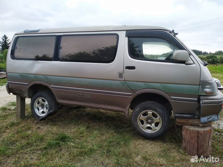 Toyota Hiace 3.0 AT, 1995, битый, 250000км