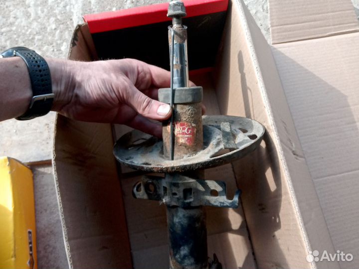 Амортизатор передний с пружиной для Рено fluence