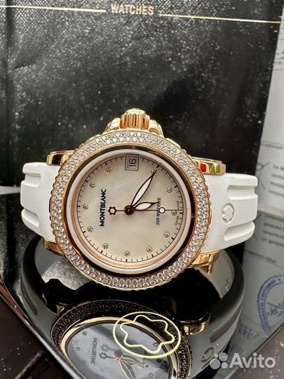 Золотые часы Montblanc с бриллиантами