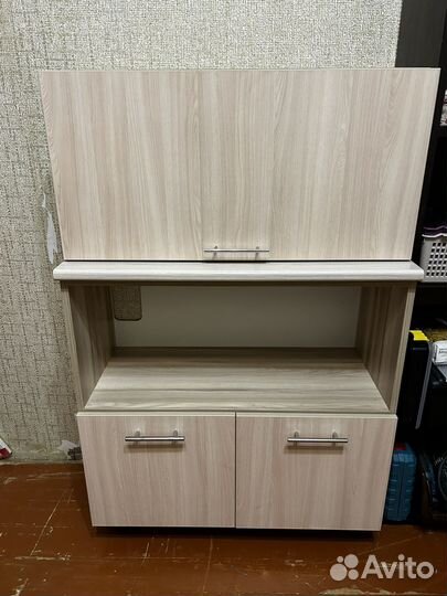 Тумба и навесной шкафчик