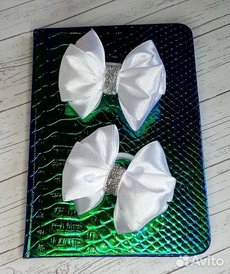 Галстук брошь и бантики ручной работы