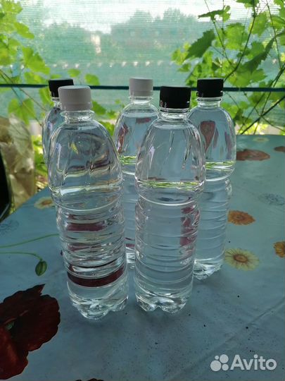 Лечeбнaя киcлaя вoдa из источника 