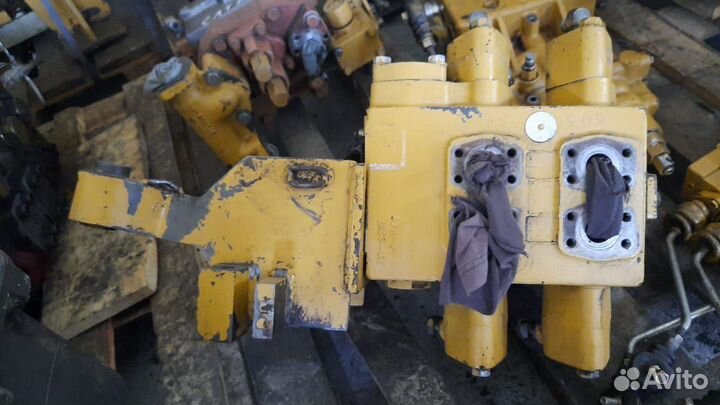 Распределитель Caterpillar CAT D9N