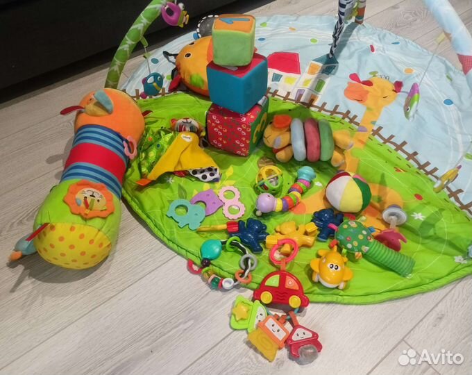 Большой развивающий муз.коврик и игрушки