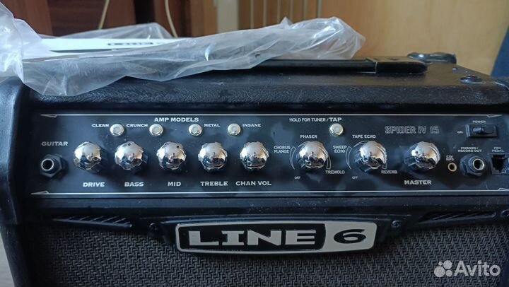 Гитарный комбоусилитель