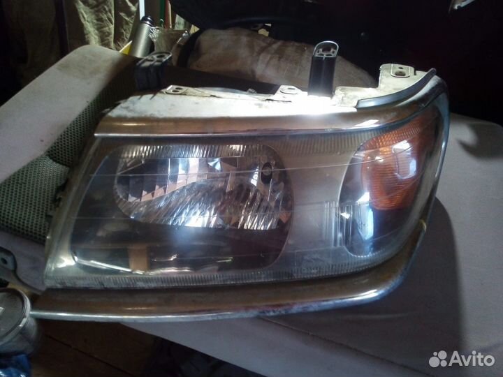 Фары Mitsubishi pajero sport 1