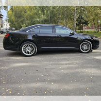 Ford Taurus 3.5 AT, 2019, 78 000 км, с пробегом, цена 2 300 000 руб.