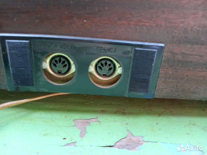 Виниловый проигрыватель