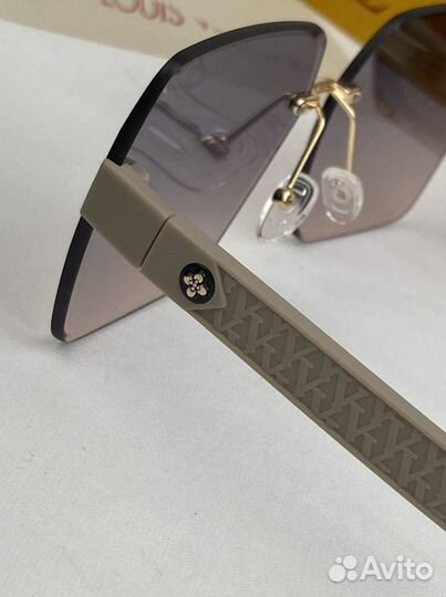 Солнцезащитные очки женские Louis Vuitton