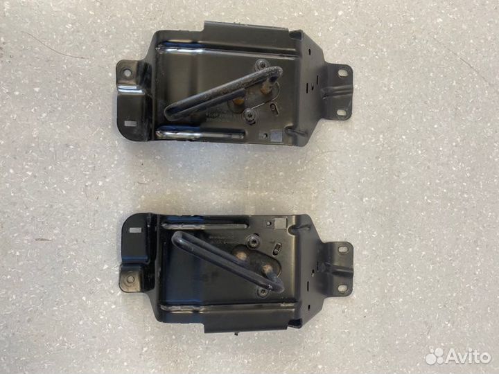 Кронштейн сидений задний Ford Fusion 1.4 2005-2012