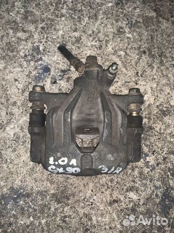 Суппорт задний правый Тойота Марк 2 GX100 2.0л