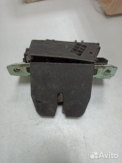 Замок багажника задний Opel Astra L35 A16LET 2004