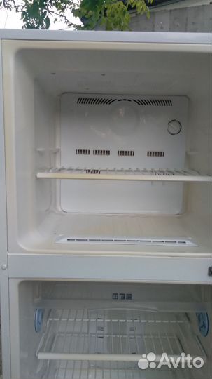 Холодильник Samsung сухой заморозки