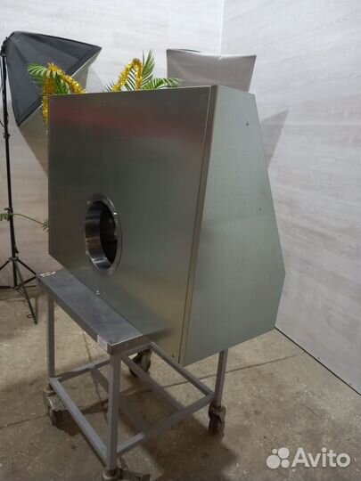 Зонт вытяжной пристенный