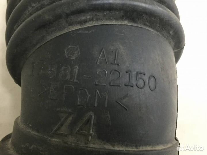 Патрубок воздушного фильтра Toyota Corolla E150 20