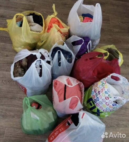 Пакетом вещи