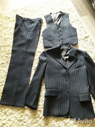 Костюм школьный тройка, брюки много