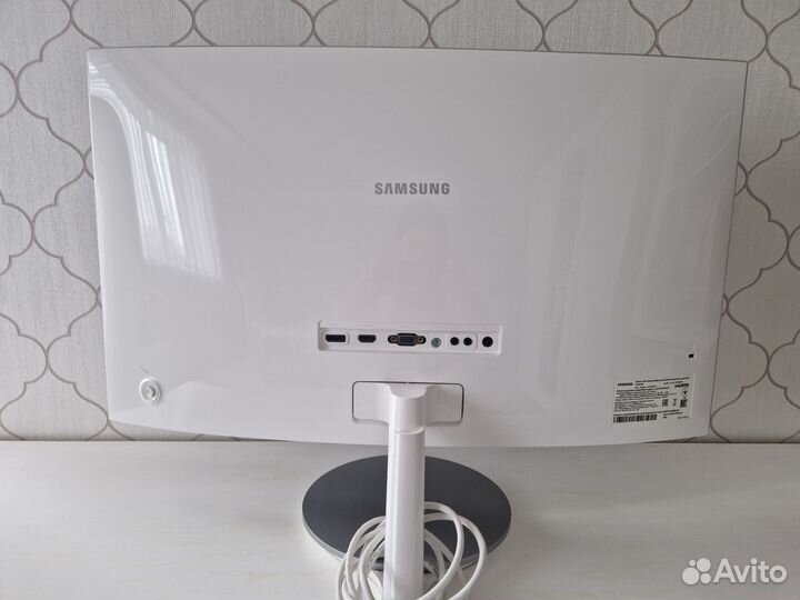 Монитор Samsung изогнутый 27' C27F591FDI